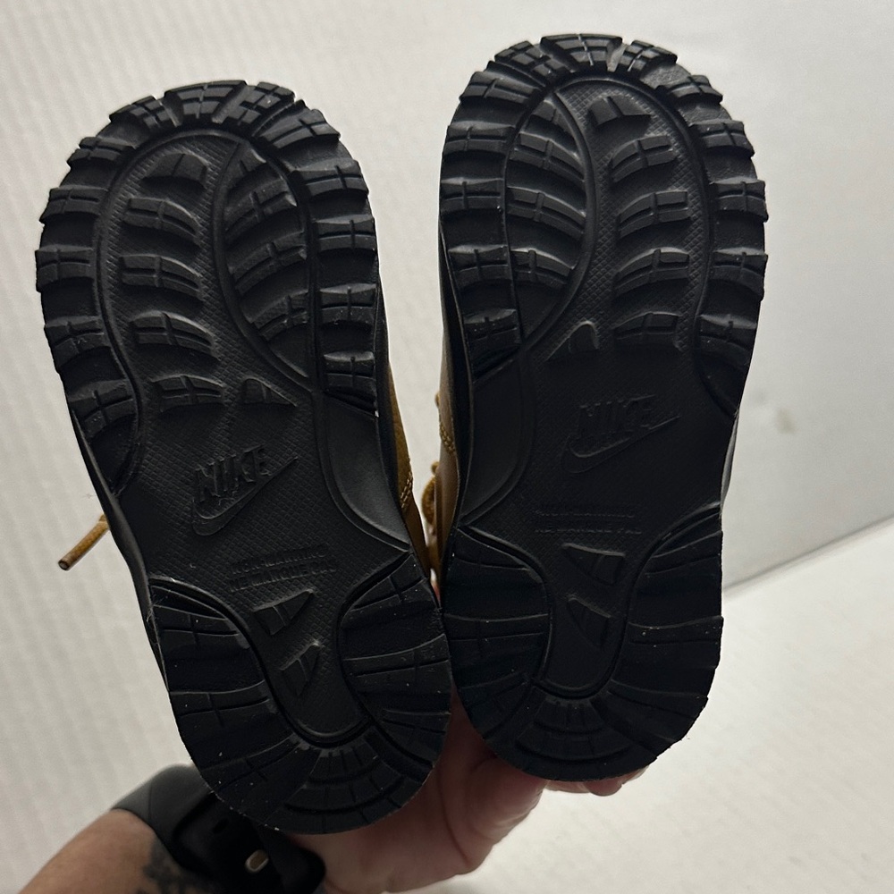 Nike Kids Brown Lace-Up Boots - Picture 2 of 5